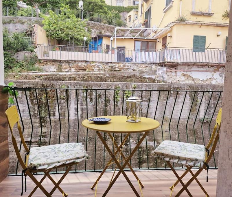 Piccolo Appartamento Di Charme Napoli Exterior foto